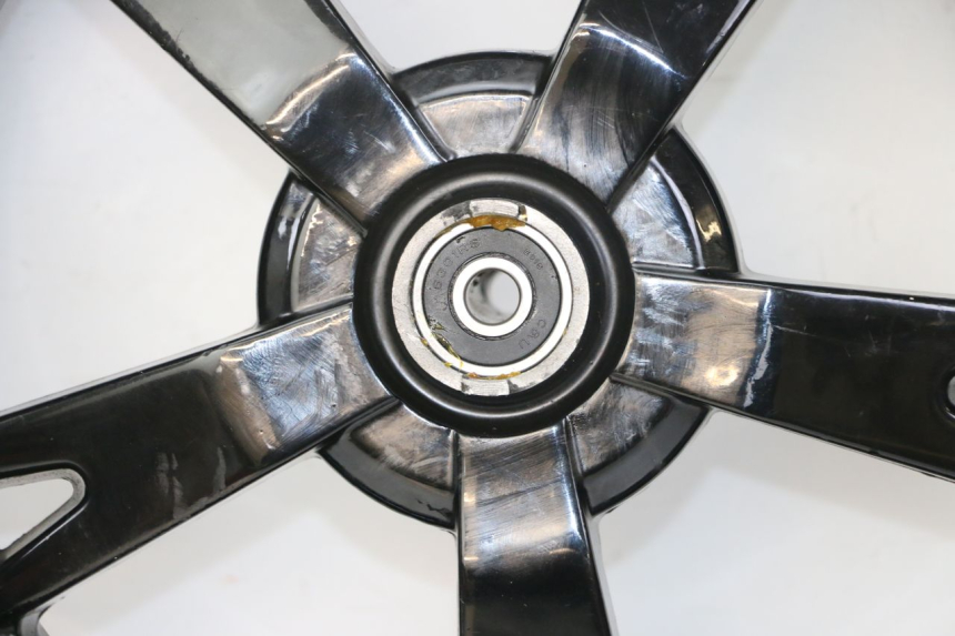 photo de LLANTA DELANTERA PEUGEOT KISBEE 2T 50 (2010 - 2017) - Recambio usado revisado