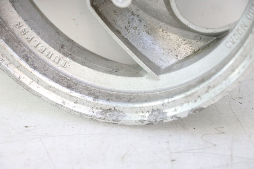 photo de LLANTA DELANTERA  YIYING RETRO 125 (2008 - 2018) - Primer plano técnico