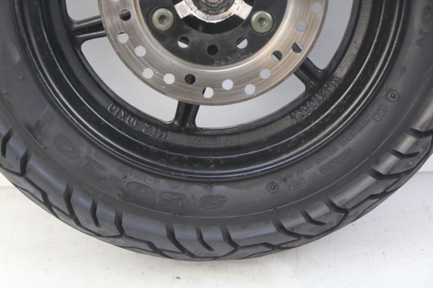 photo de LLANTA DELANTERA TNT MOTOR ROMA 10' 2T 50 (2011 - 2018) - Primer plano de alta resolución