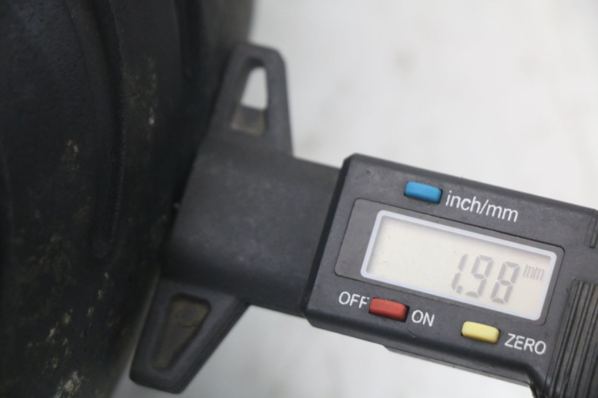 photo de LLANTA DELANTERA KEEWAY RY6 2T 50 (2011 - 2019) - Zoom sobre los componentes