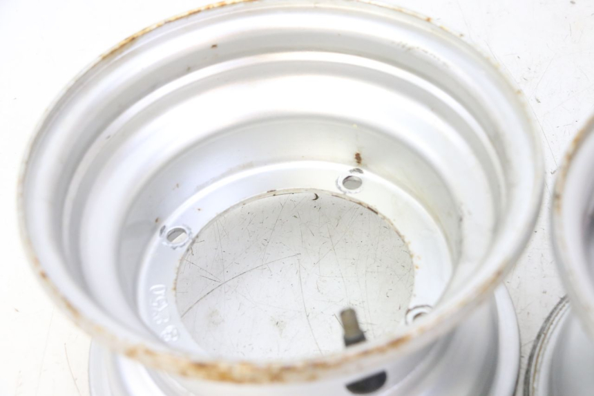 photo de LLANTA DELANTERA  HYTRACK S 150 (2003 - 2011) - Primer plano técnico