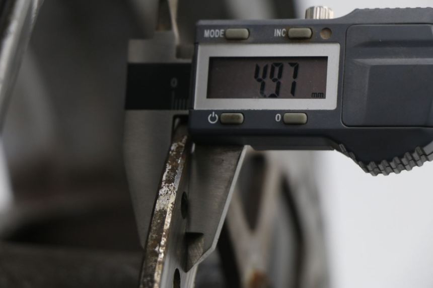 photo de LLANTA DELANTERA PEUGEOT SATELIS 125 (2010 - 2012) - Otra perspectiva