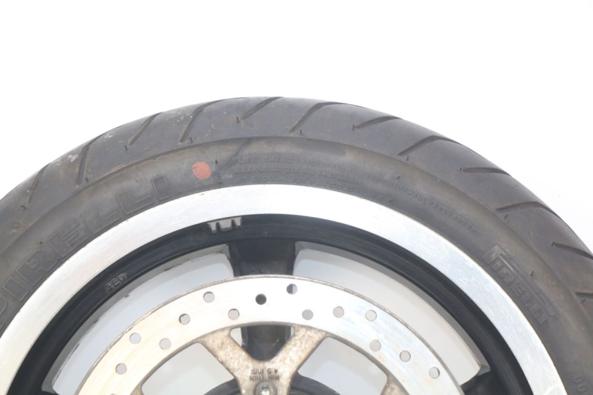 photo de LLANTA DELANTERA PEUGEOT SATELIS 125 (2010 - 2012) - Primer plano de alta resolución