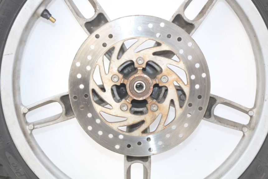 photo de LLANTA DELANTERA APRILIA SCARABEO 100 (2003 - 2012) - Primer plano de alta resolución