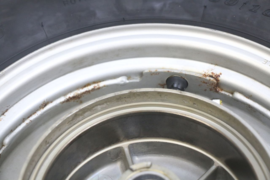 photo de RUEDA DELANTERA HONDA SCV LEAD 100 (2003 - 2007) - Detalle de la pieza