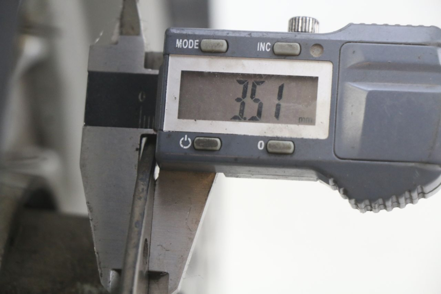 photo de LLANTA DELANTERA KYMCO SENTO 100 (2008 - 2013) - Detalle de la pieza