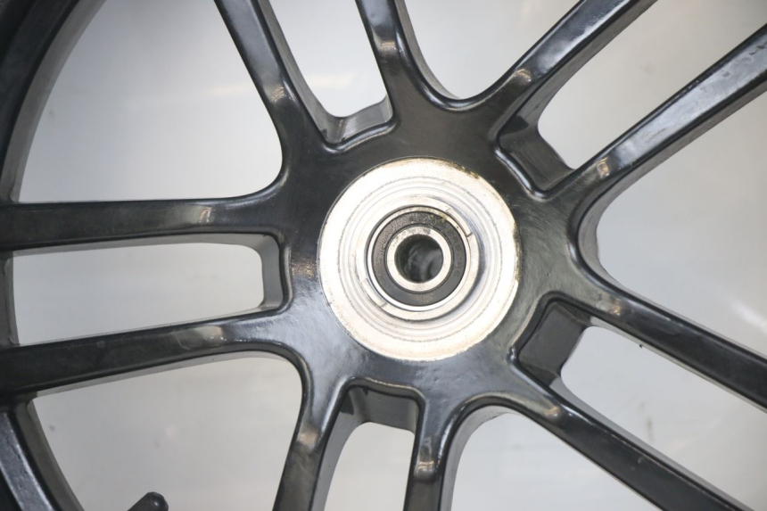 photo de LLANTA DELANTERA PEUGEOT SPEEDFIGHT 4 4T 50 (2015 - 2020) - Estado de la superficie y material