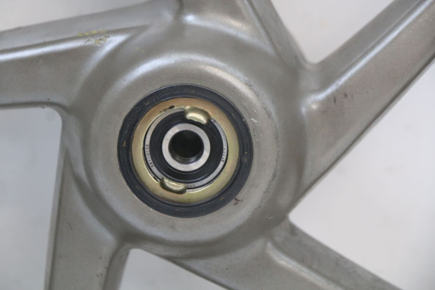 photo de LLANTA DELANTERA  APRILIA SR CARB LC 2T 50 (2004 - 2012) - Primer plano técnico