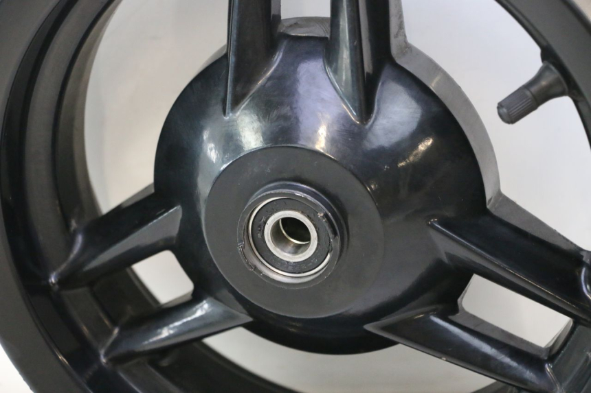 photo de LLANTA DELANTERA  PEUGEOT STREETZONE NAKED 2T 50 (2014 - 2018) - Primer plano técnico