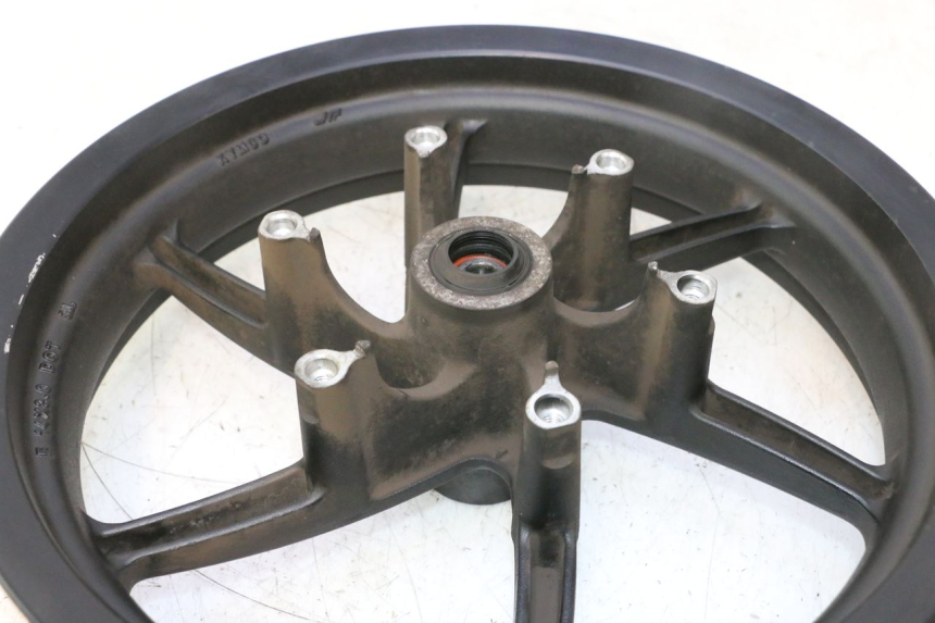 photo de LLANTA DELANTERA  KYMCO SUPER 8 2T 50 (2007 - 2013) - Primer plano técnico
