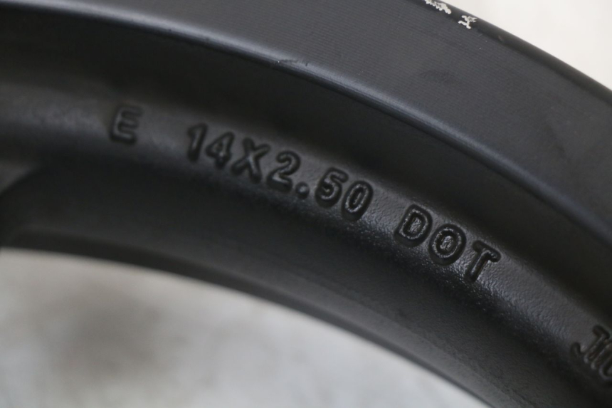 photo de LLANTA DELANTERA  KYMCO SUPER 8 125 (2008 - 2015) - Otra vista del artículo