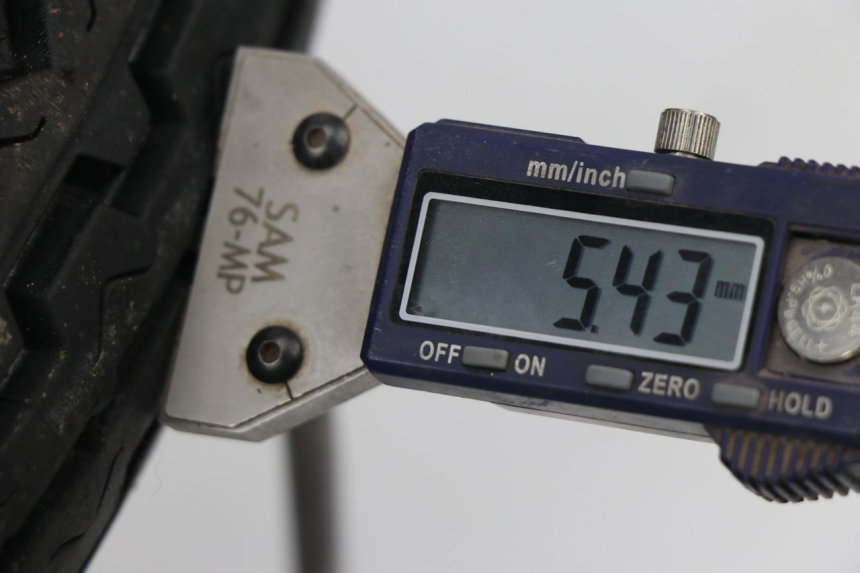 photo de LLANTA DELANTERA  SUZUKI GN 125 (1997 - 2000) - Zoom estado de uso