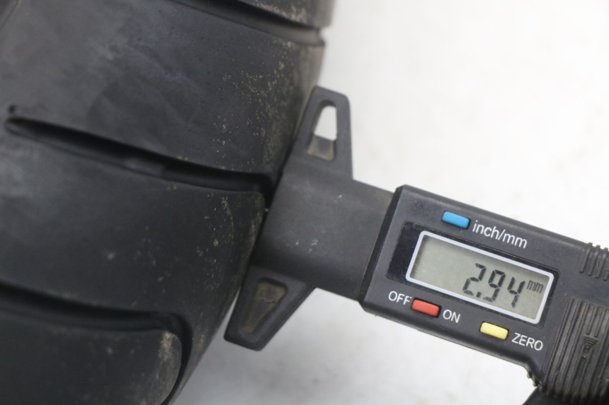 photo de LLANTA DELANTERA  SUZUKI GS F 500 (2004 - 2007) - Perfil de la pieza de repuesto