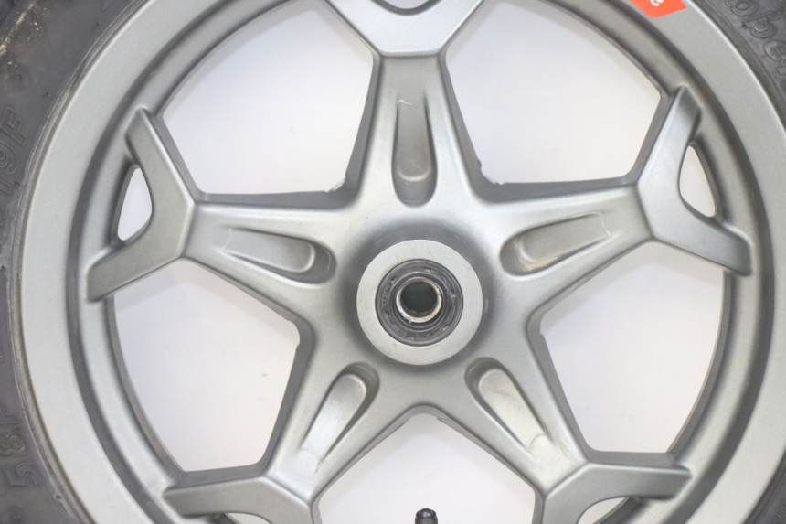 photo de LLANTA DELANTERA APRILIA SXR 50 (2021 - 2023) - Zoom sobre los componentes