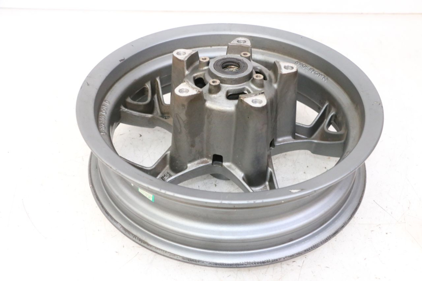 photo de LLANTA DELANTERA APRILIA SXR 50 (2021 - 2023) - Enfoque en la estructura