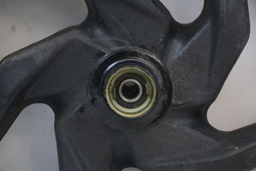 photo de LLANTA DELANTERA SYM ORBIT III 3 4T 50 (2018 - 2021) - Primer plano técnico