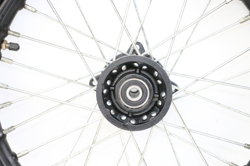 photo de LLANTA DELANTERA  NITRO MOTORS THUNDER 125 - Detalles de los puntos de fijación