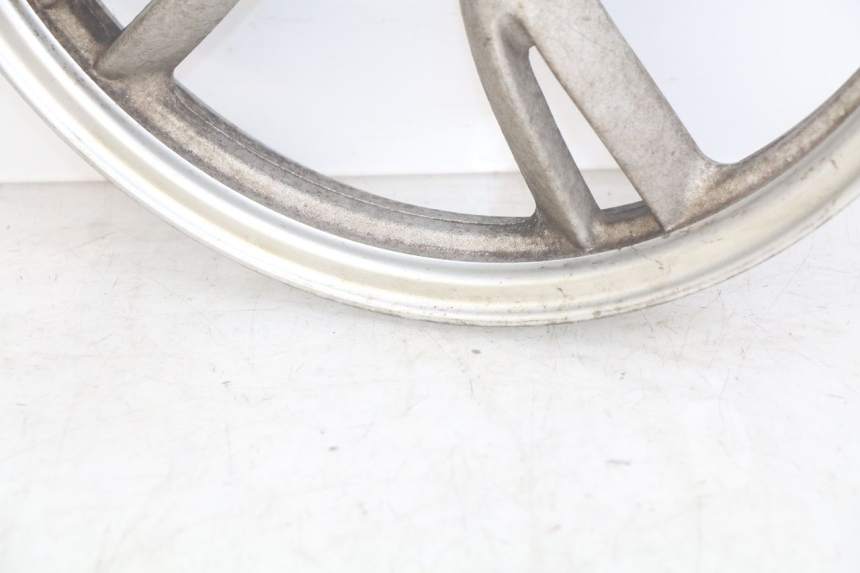 photo de LLANTA DELANTERA PEUGEOT TWEET 4T 50 (2010 - 2014) - Detalles de los puntos de fijación