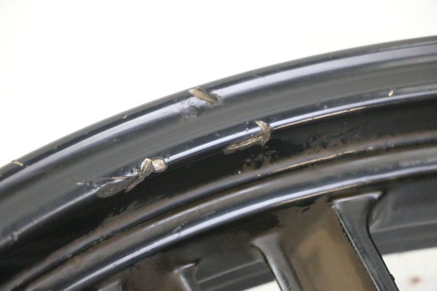 photo de LLANTA DELANTERA PEUGEOT TWEET 4T 50 (2018 - 2022) - Detalles de los puntos de fijación