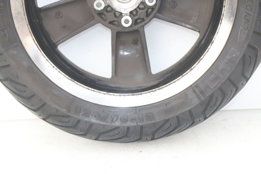 photo de LLANTA DELANTERA PIAGGIO VESPA GTS IGET ABS 125 (2017 - 2023) - Características distintivas