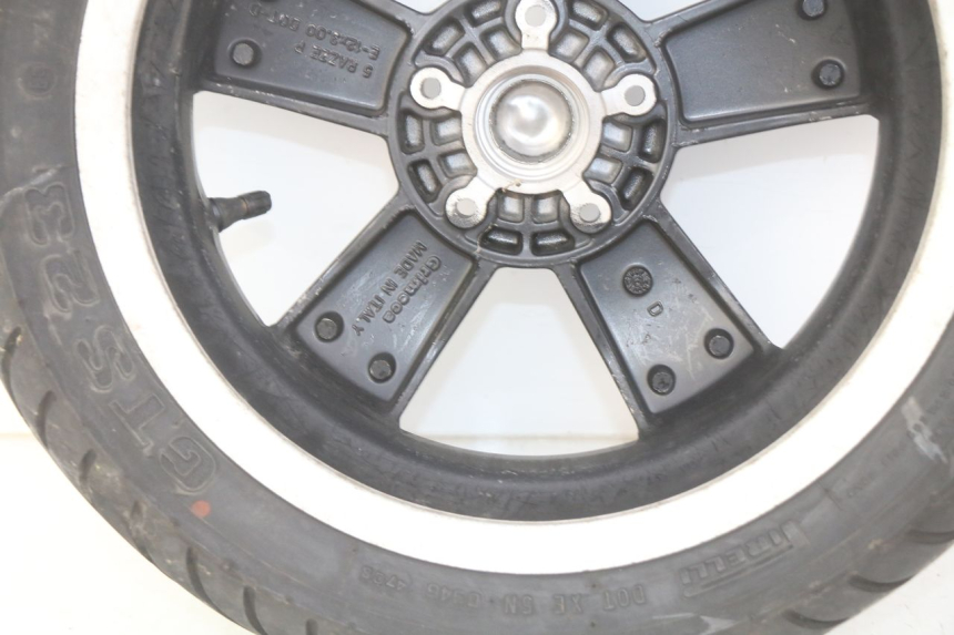 photo de LLANTA DELANTERA PIAGGIO VESPA GTS SUPER IE 125 (2009 - 2016) - Detalles de los puntos de fijación