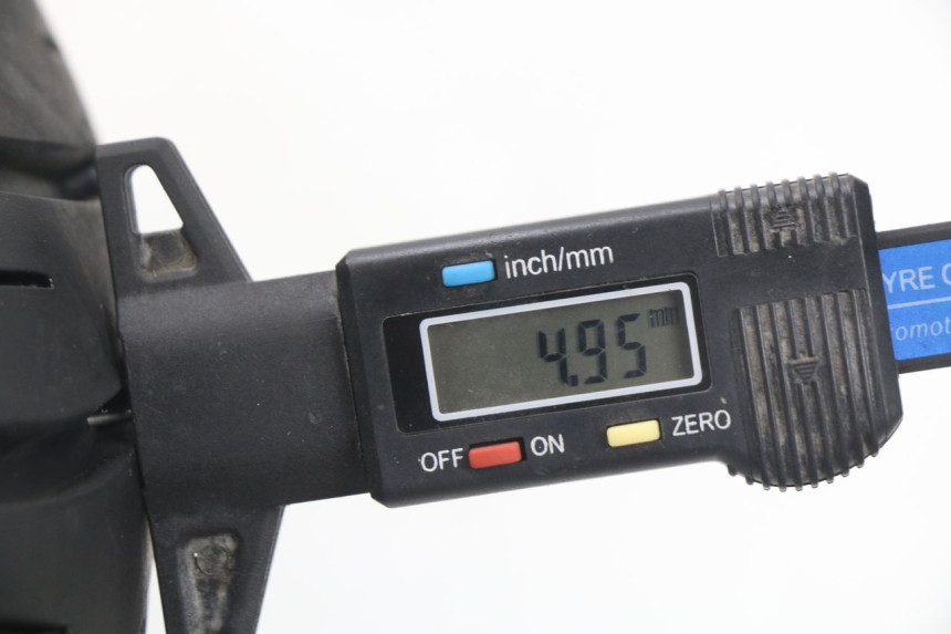 photo de LLANTA DELANTERA  JM MOTORS VIPER 4T 50 (2015 - 2022) - Características distintivas