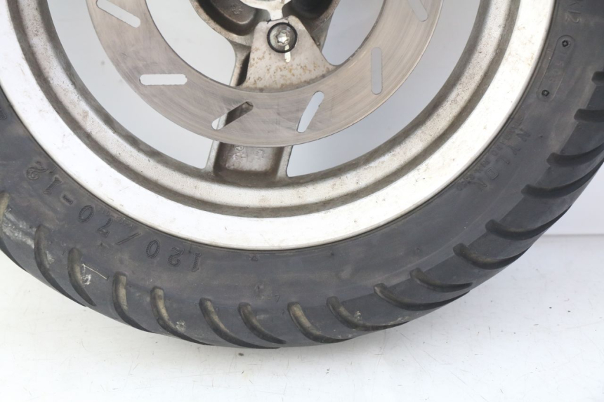 photo de LLANTA DELANTERA PEUGEOT VIVACITY NEW 2T 50 (2008 - 2017) - Características distintivas