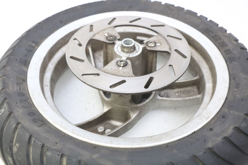 photo de LLANTA DELANTERA PEUGEOT VIVACITY NEW 2T 50 (2008 - 2017) - Detalles de los puntos de fijación