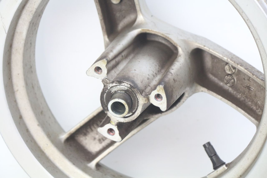 photo de LLANTA DELANTERA PEUGEOT VIVACITY NEW 4T 50 (2008 - 2017) - Primer plano técnico