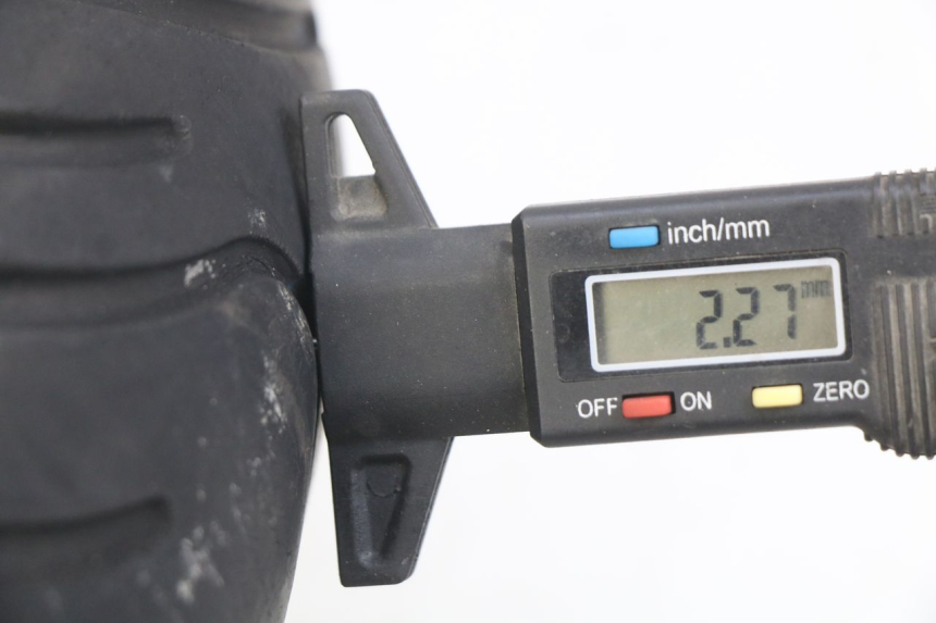 photo de LLANTA DELANTERA PEUGEOT VIVACITY NEW 4T 50 (2008 - 2017) - Zoom estado de uso