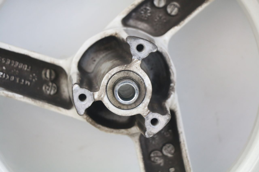 photo de LLANTA DELANTERA PEUGEOT VIVACITY NEW 4T 50 (2008 - 2017) - Estado de la superficie y material