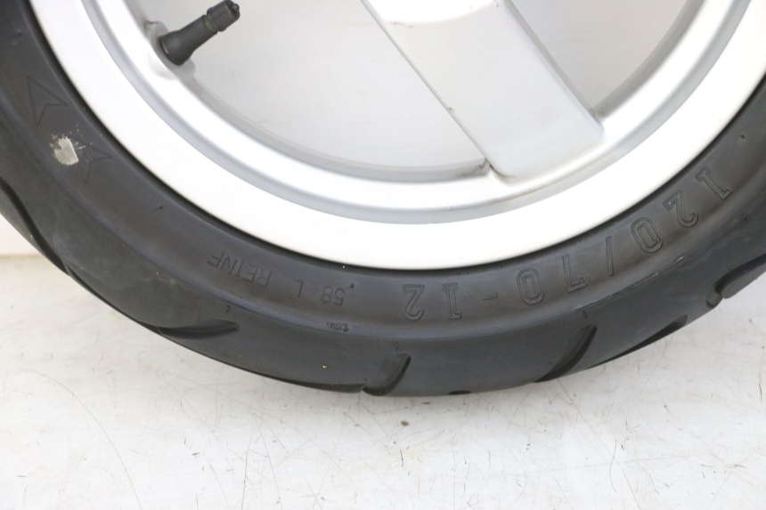 photo de LLANTA DELANTERA PEUGEOT VIVACITY NEW 4T 50 (2008 - 2017) - Primer plano técnico