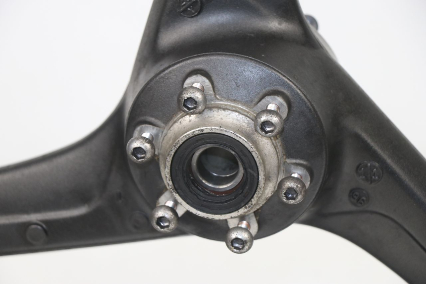 photo de LLANTA DELANTERA  HONDA VTR F FIRESTORM 1000 (1997 - 2001) - Características distintivas