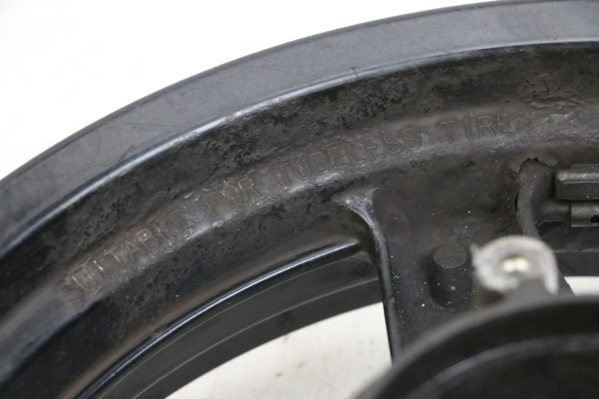 photo de LLANTA DELANTERA YAMAHA X-MAX XMAX 250 (2006 - 2009) - Características distintivas