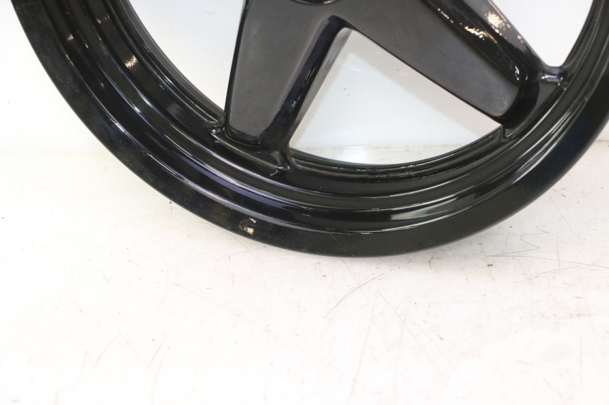 photo de LLANTA DELANTERA YAMAHA XMAX X-MAX 125 (2006 - 2009) - Inspección visual detallada