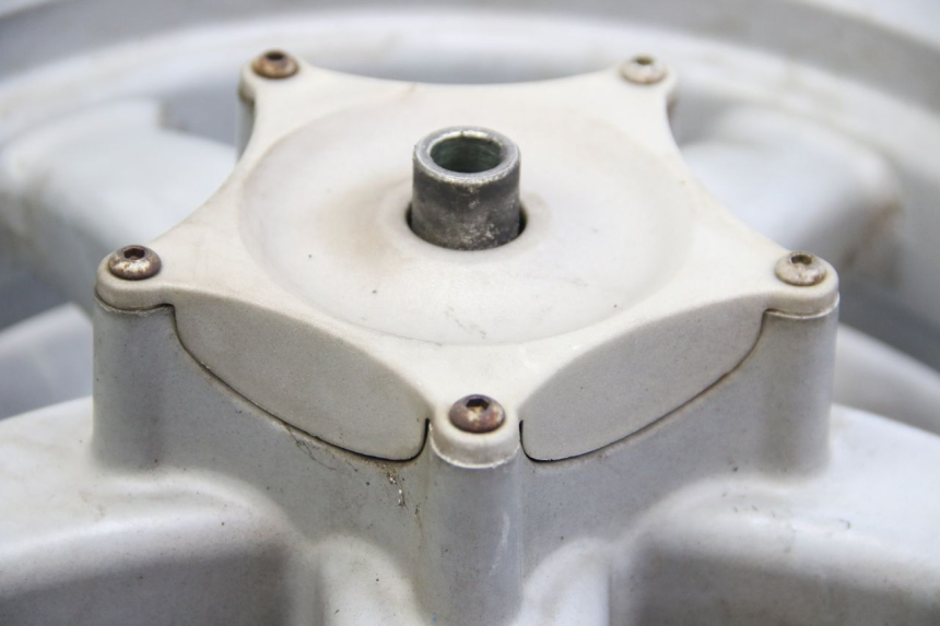 photo de LLANTA DELANTERA PIAGGIO X8 125 (2004 - 2007) - Primer plano técnico