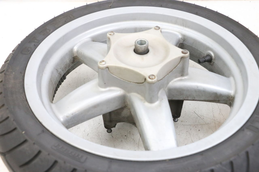 photo de LLANTA DELANTERA PIAGGIO X8 125 (2004 - 2007) - Detalles de los puntos de fijación