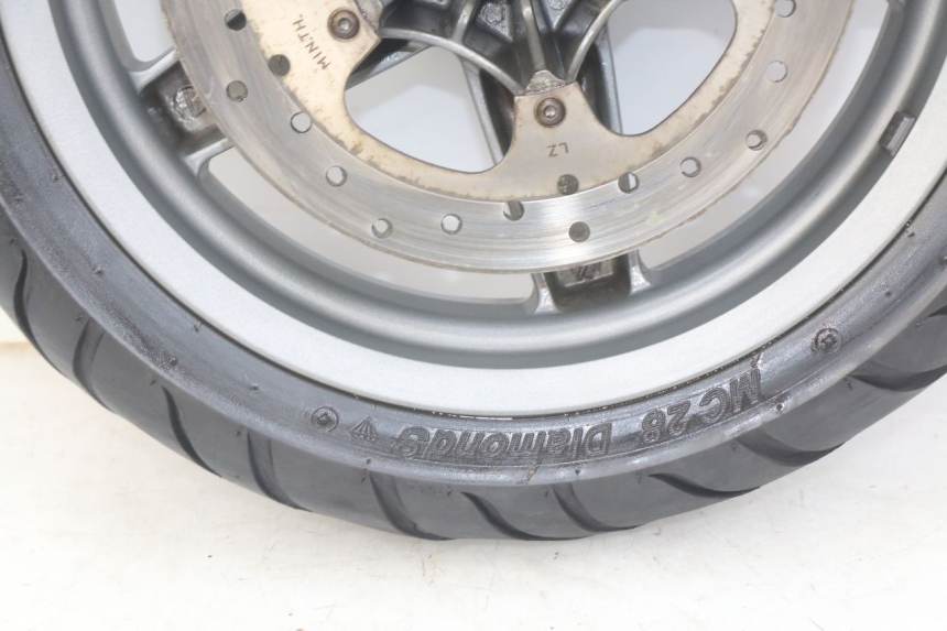 photo de LLANTA DELANTERA PIAGGIO XEVO - X EVO 125 (2007 - 2017) - Zoom sobre los componentes