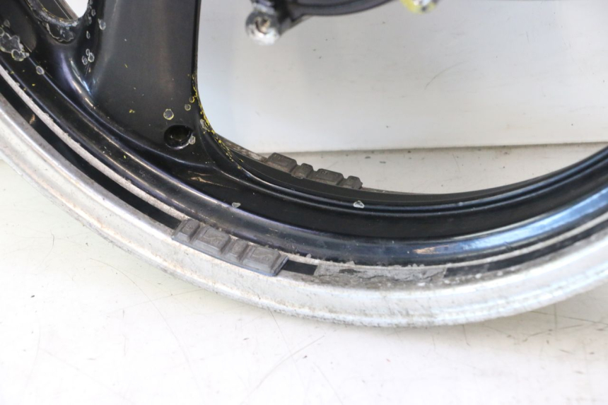 photo de LLANTA DELANTERA  YAMAHA XJR 1300 (1998 - 2002) - Primer plano de alta resolución