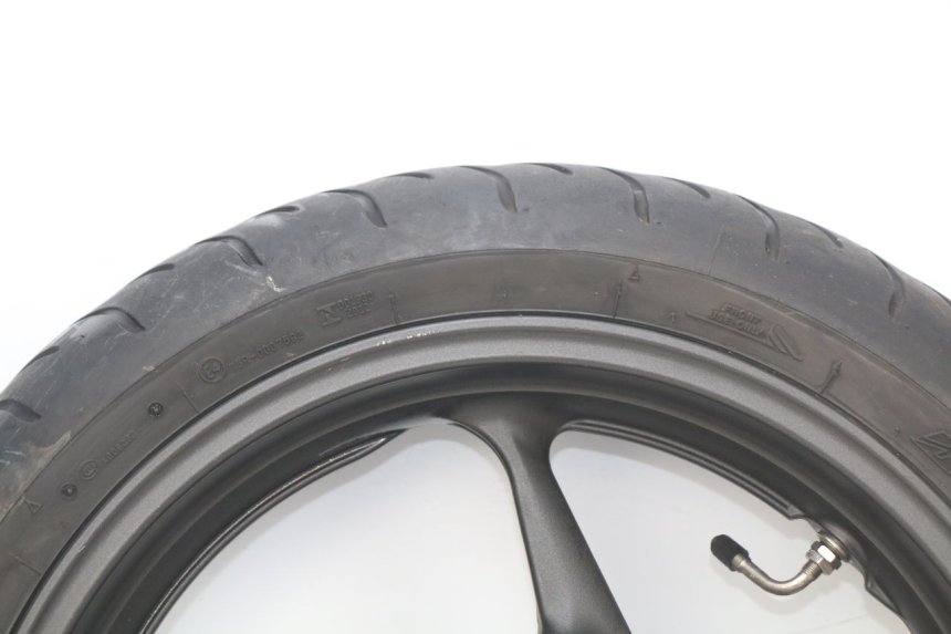 photo de LLANTA DELANTERA  YAMAHA XP T-MAX TMAX ABS 530 (2012 - 2015) - Enfoque en la estructura