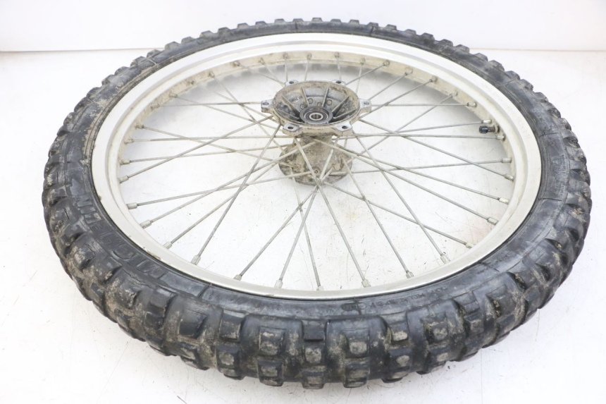 photo de RUEDA DELANTERA PEUGEOT XP6 50 (1997 - 2003) - Detalles de los puntos de fijación