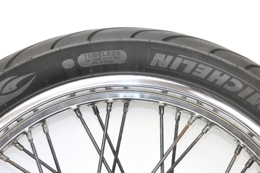 photo de LLANTA DELANTERA  YAMAHA XVS DRAG STAR DRAGSTAR 650 (1997 - 2007) - Primer plano de alta resolución