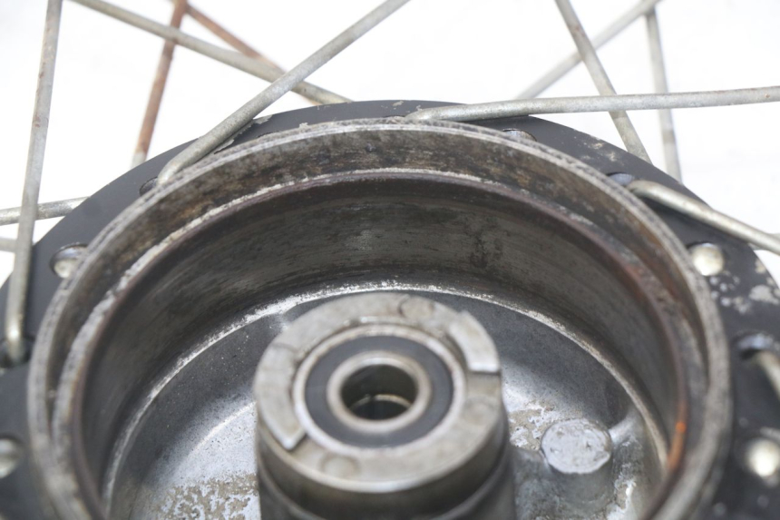 photo de LLANTA DELANTERA YAMAHA YZ 80 (1982 - 1983) - Detalle de la pieza