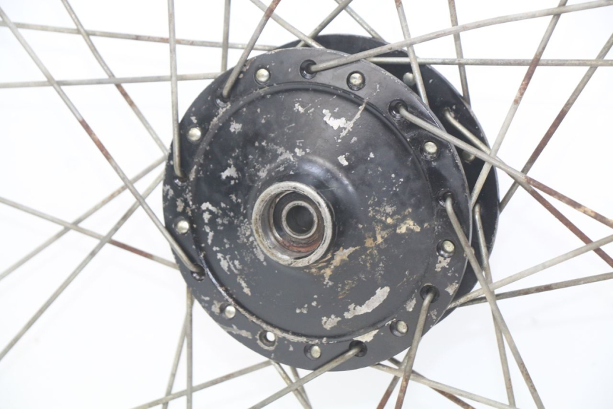 photo de LLANTA DELANTERA YAMAHA YZ 80 (1982 - 1983) - Características distintivas