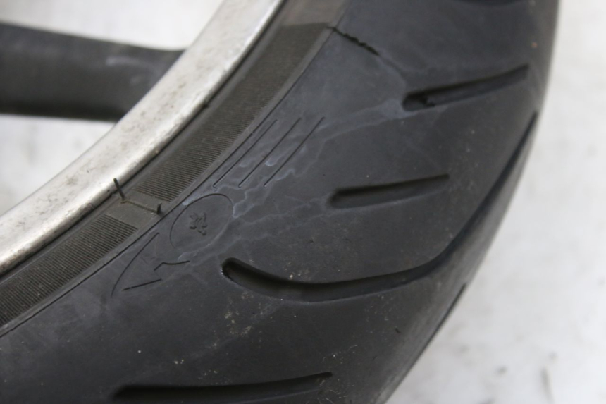 photo de LLANTA DELANTERA YAMAHA YZF R1 1000 (2007 - 2008) - Detalles de los puntos de fijación