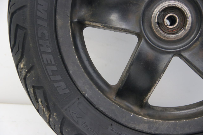 photo de LLANTA DELANTERA PIAGGIO ZIP 2T 50 (2009 - 2019) - Primer plano técnico