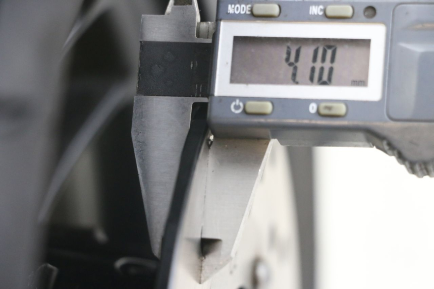 photo de LLANTA DELANTERA PIAGGIO ZIP 2T 50 (2009 - 2019) - Zoom estado de uso