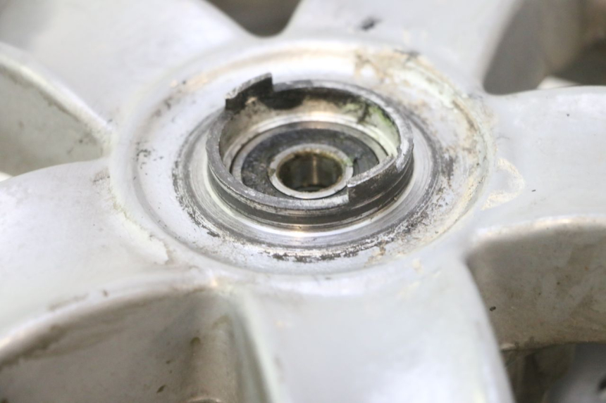 photo de LLANTA DELANTERA  PIAGGIO ZIP 4T 50 (2006 - 2017) - Inspección visual detallada