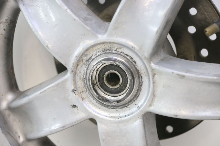 photo de LLANTA DELANTERA  PIAGGIO ZIP 4T 50 (2006 - 2017) - Detalles de los puntos de fijación