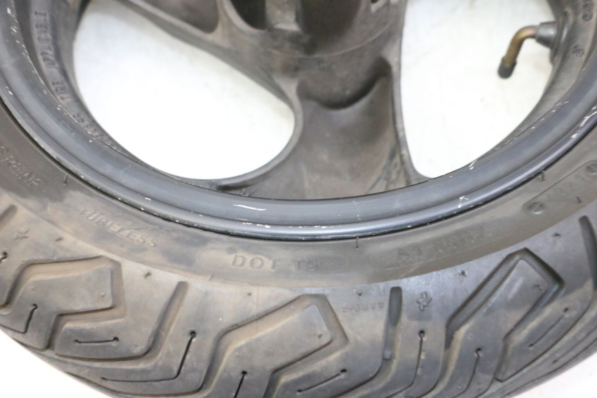 photo de LLANTA DELANTERA Y NEUMÁTICO KYMCO AGILITY 4T 50 (2005 - 2018) - Zoom estado de uso